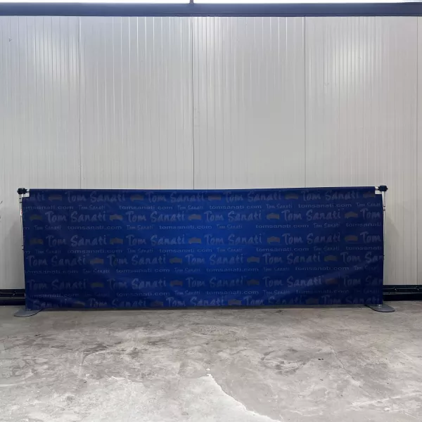 Barrière publicitaire amovible 380 g/m² personnalisable – Tom Sanati