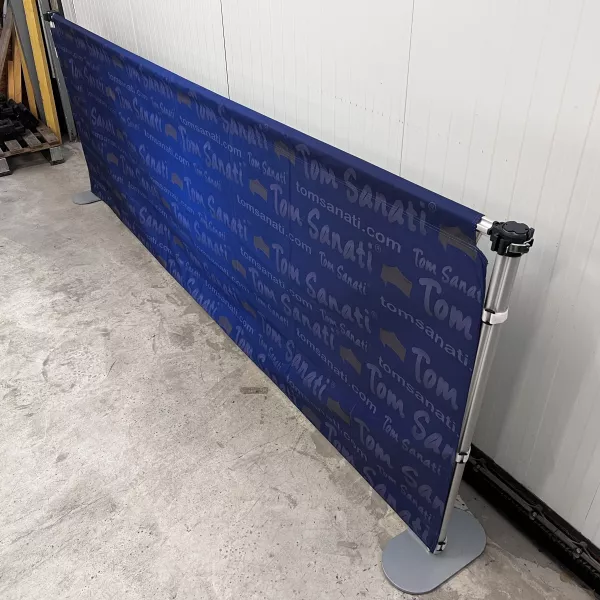 Barrière publicitaire amovible 380 g/m² personnalisable – Tom Sanati 2