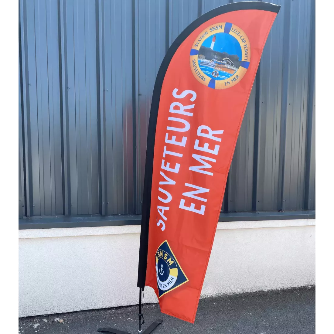 Drapeau oriflamme personnalisable pack drapeau plus fixation complet